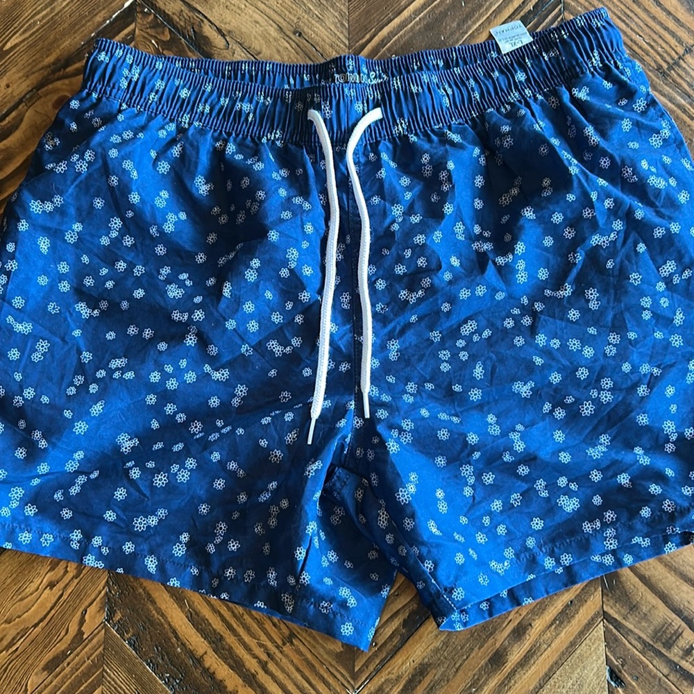 Like new men’s Topman swim shorts. Size L/XL